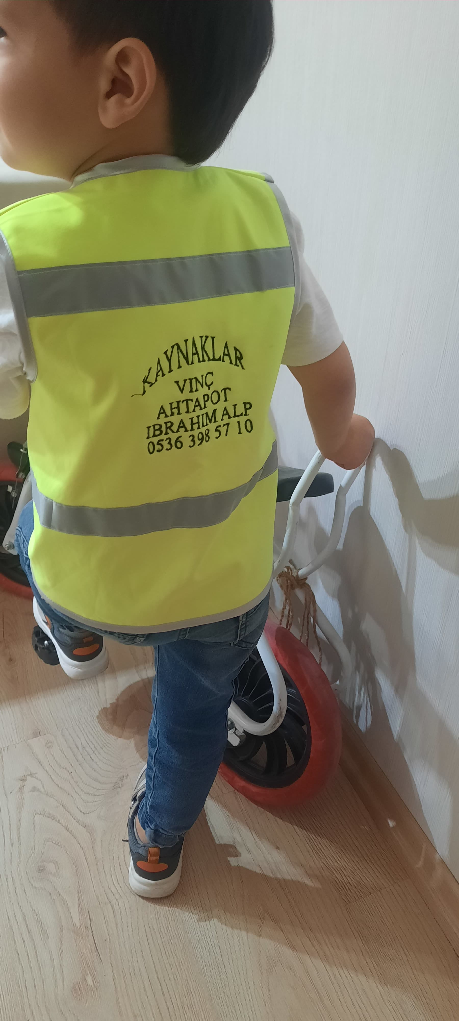 REFLEKTÖRLÜ%20İŞ%20YELEGİ